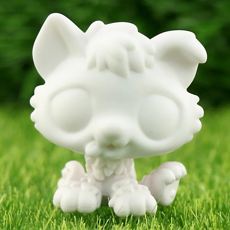 Lovely White Base Pet Figure