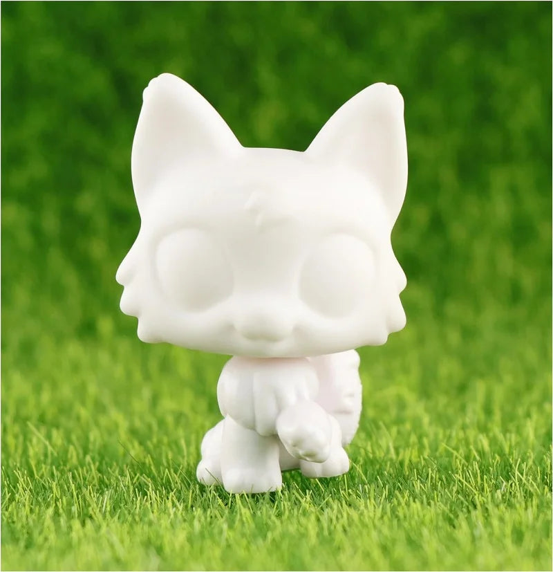 Lovely White Base Pet Figure