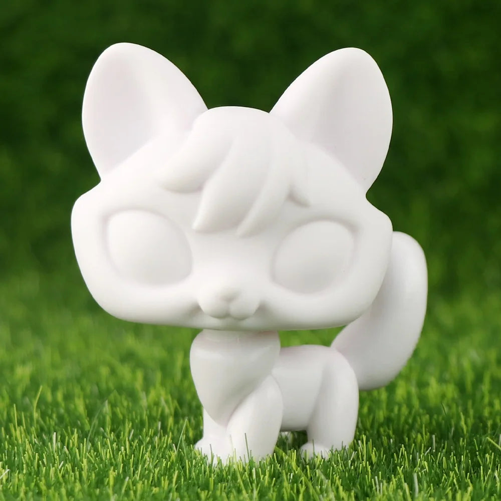Lovely White Base Pet Figure