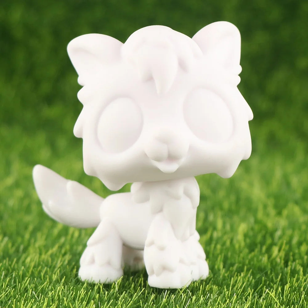 Lovely White Base Pet Figure