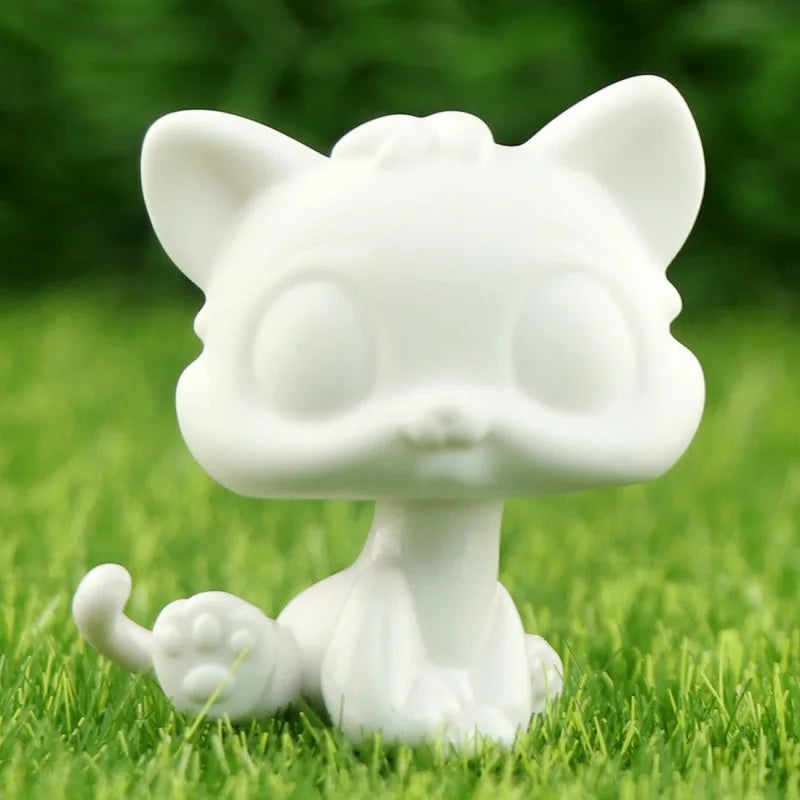 Lovely White Base Pet Figure