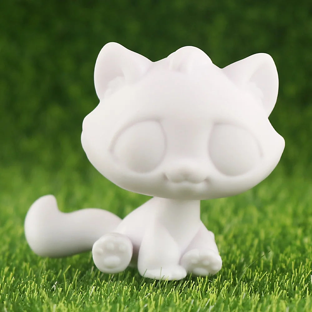 Lovely White Base Pet Figure