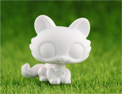 Lovely White Base Pet Figure